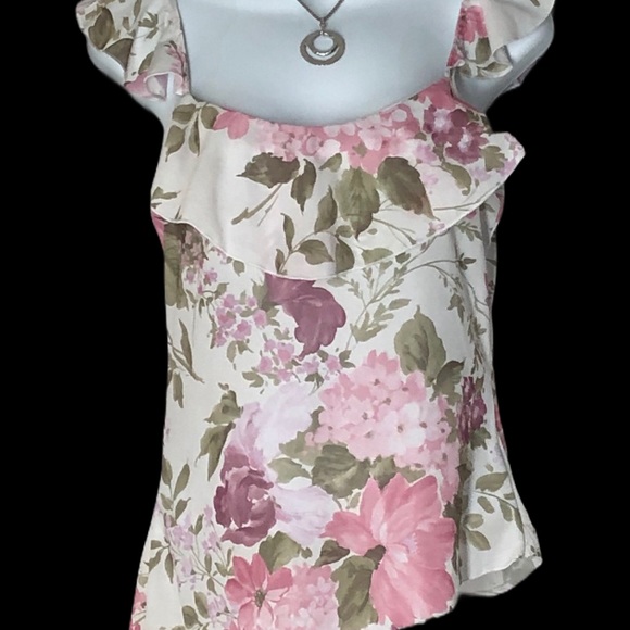 🛍CoolWear USA Asymmetrical Floral Top w/Ruffles - Picture 3 of 5